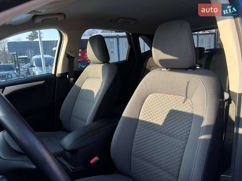 Позашляховик / Кросовер Ford Escape 2019 в Стрию