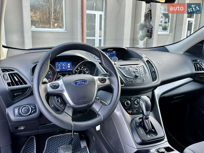Позашляховик / Кросовер Ford Escape 2015 в Дрогобичі