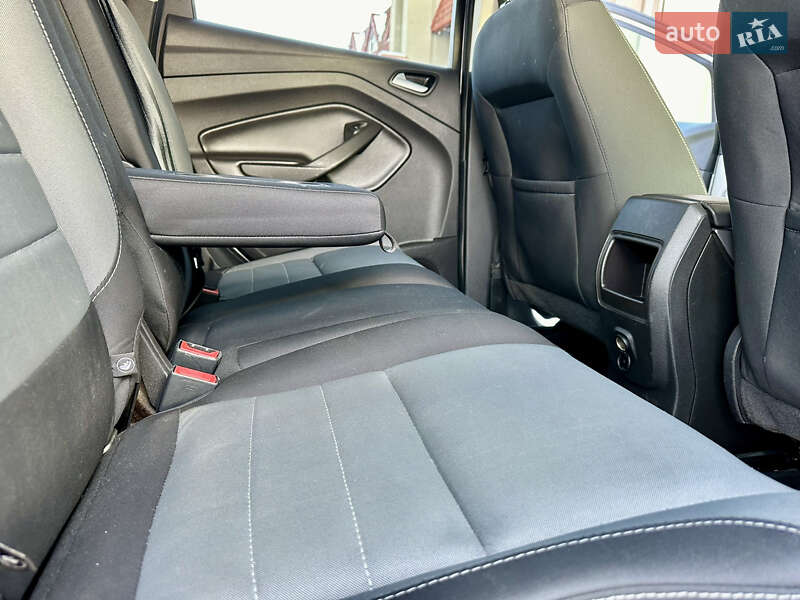 Позашляховик / Кросовер Ford Escape 2015 в Дрогобичі