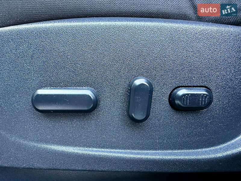 Позашляховик / Кросовер Ford Escape 2015 в Дрогобичі