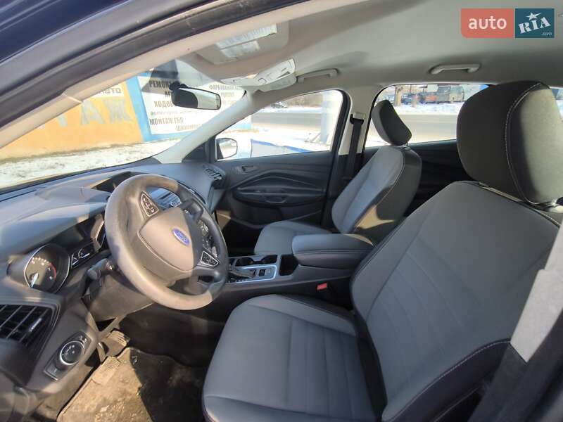 Внедорожник / Кроссовер Ford Escape 2017 в Сумах