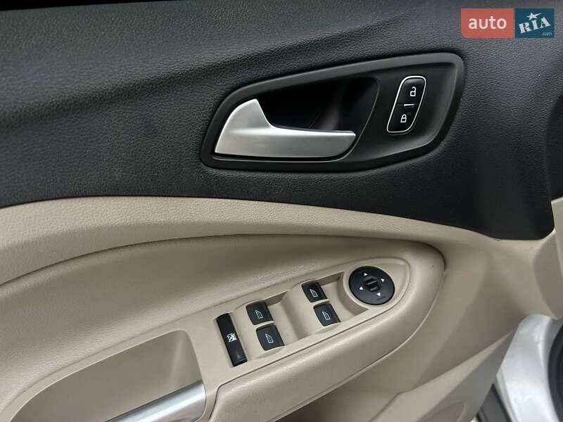 Внедорожник / Кроссовер Ford Escape 2018 в Ивано-Франковске