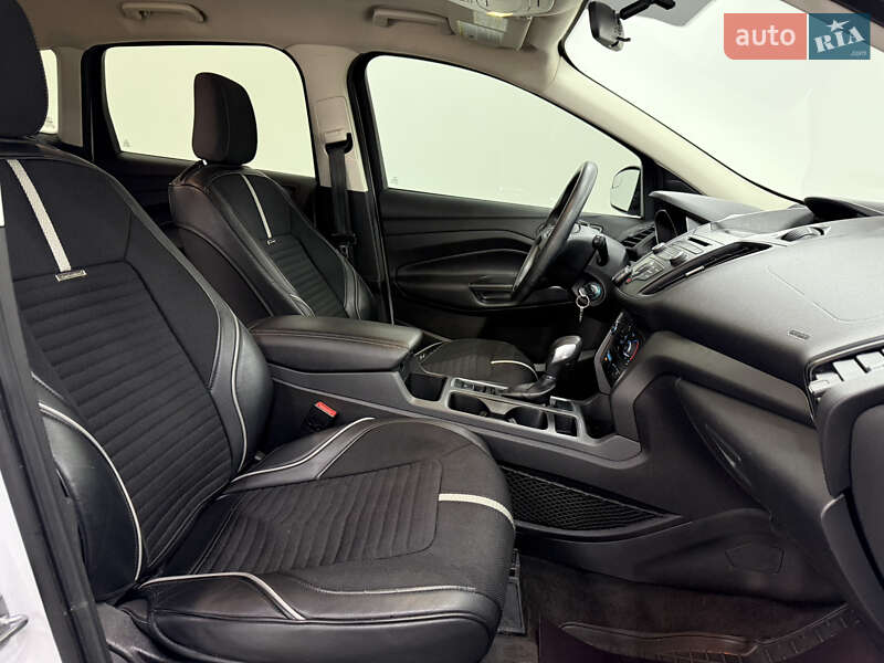 Внедорожник / Кроссовер Ford Escape 2017 в Одессе