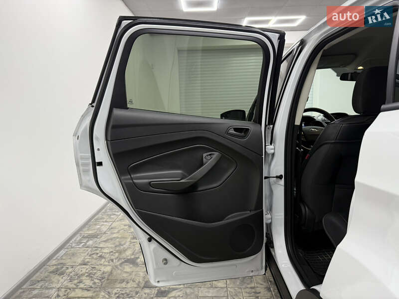 Внедорожник / Кроссовер Ford Escape 2017 в Одессе