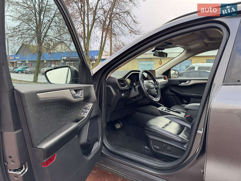Позашляховик / Кросовер Ford Escape 2020 в Полтаві