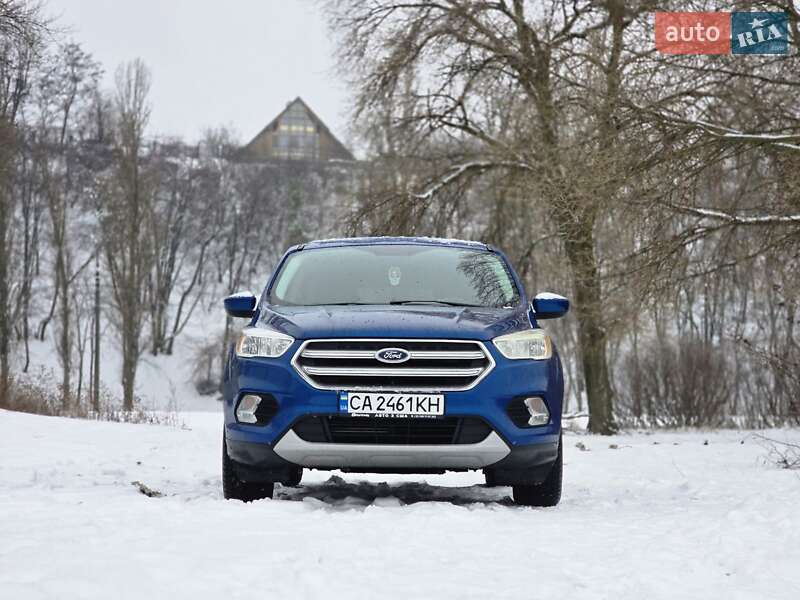 Внедорожник / Кроссовер Ford Escape 2016 в Черкассах