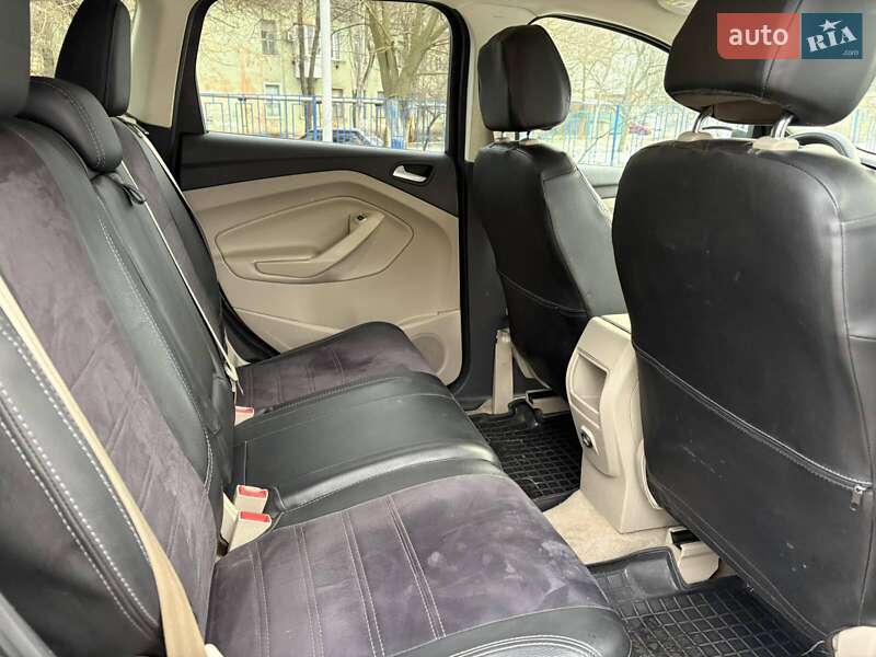 Внедорожник / Кроссовер Ford Escape 2015 в Николаеве