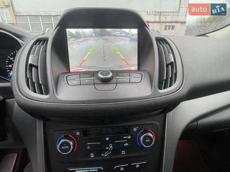 Внедорожник / Кроссовер Ford Escape 2017 в Львове