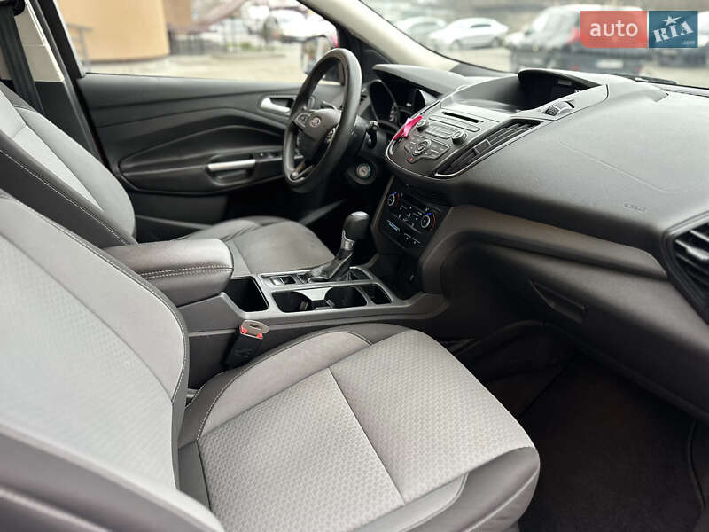 Позашляховик / Кросовер Ford Escape 2016 в Львові фото 31 Позашляховик / Кросовер Ford Escape 2016 в Львові