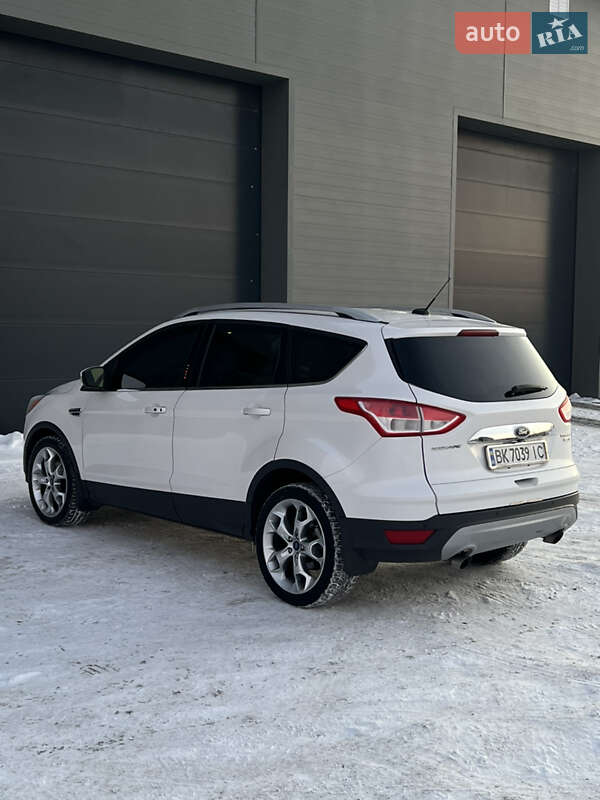 Внедорожник / Кроссовер Ford Escape 2016 в Сарнах