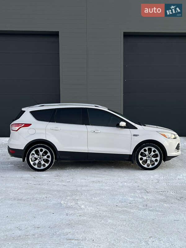 Внедорожник / Кроссовер Ford Escape 2016 в Сарнах