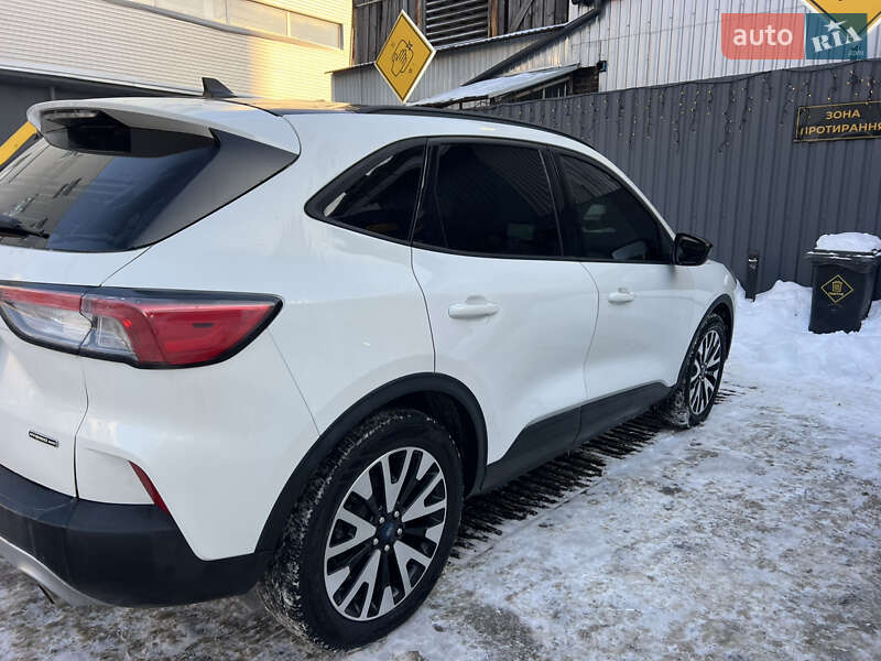 Позашляховик / Кросовер Ford Escape 2020 в Харкові