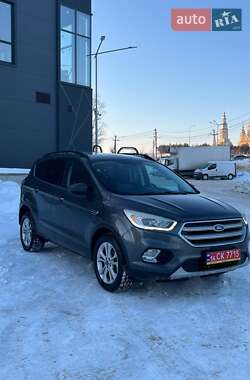 Внедорожник / Кроссовер Ford Escape 2017 в Львове