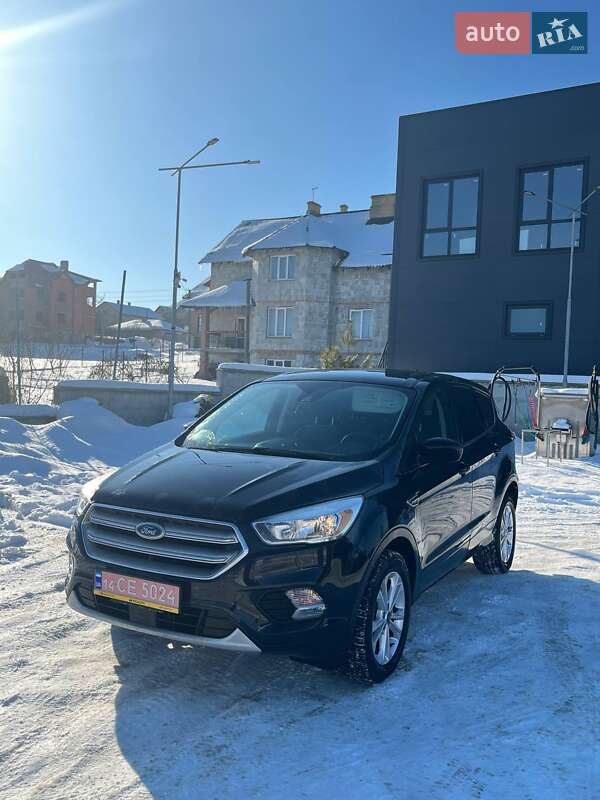 Позашляховик / Кросовер Ford Escape 2019 в Львові