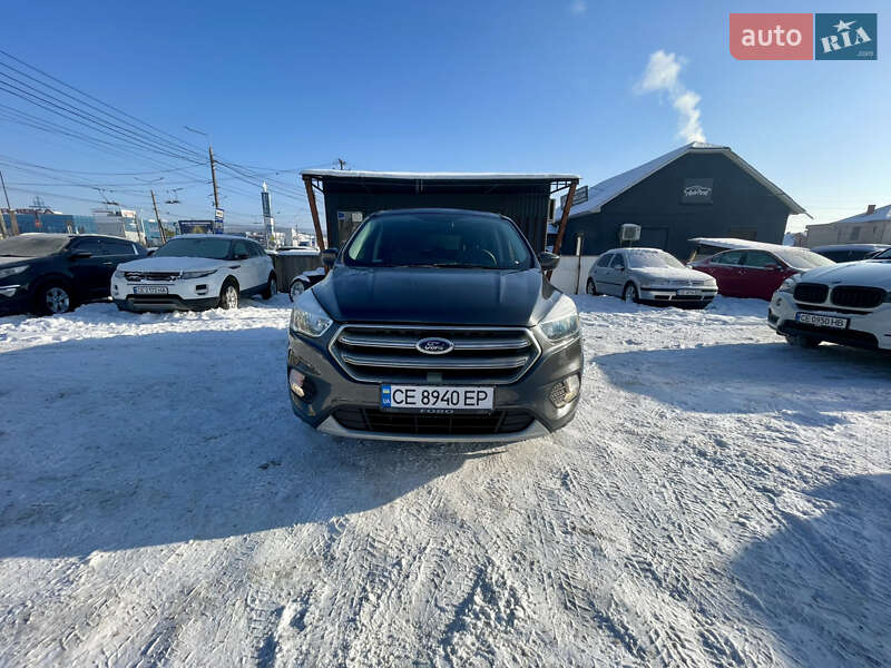 Позашляховик / Кросовер Ford Escape 2017 в Чернівцях