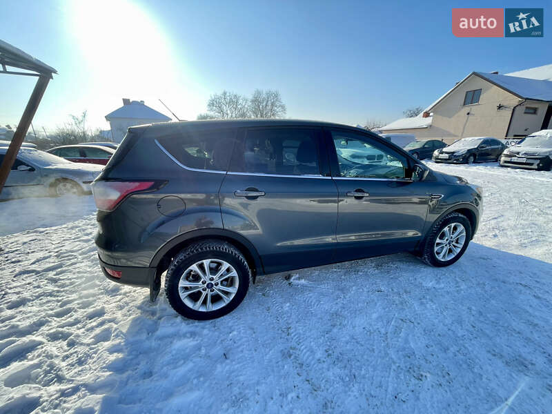 Позашляховик / Кросовер Ford Escape 2017 в Чернівцях