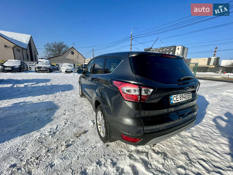 Позашляховик / Кросовер Ford Escape 2017 в Чернівцях