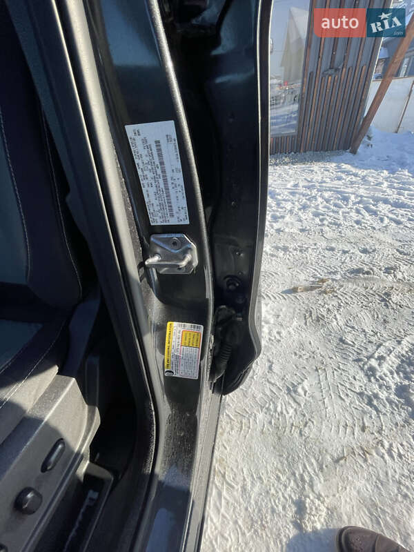 Позашляховик / Кросовер Ford Escape 2017 в Чернівцях