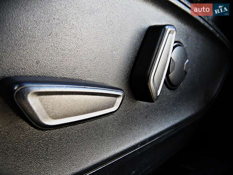 Позашляховик / Кросовер Ford Escape 2020 в Черкасах