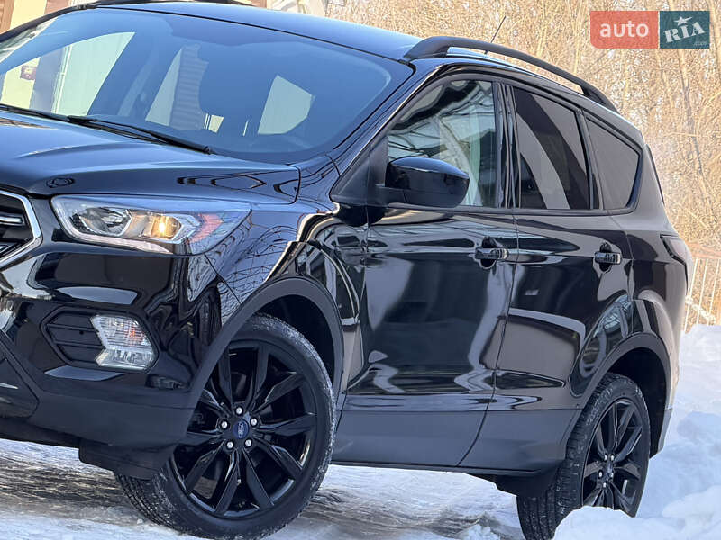 Позашляховик / Кросовер Ford Escape 2018 в Дрогобичі