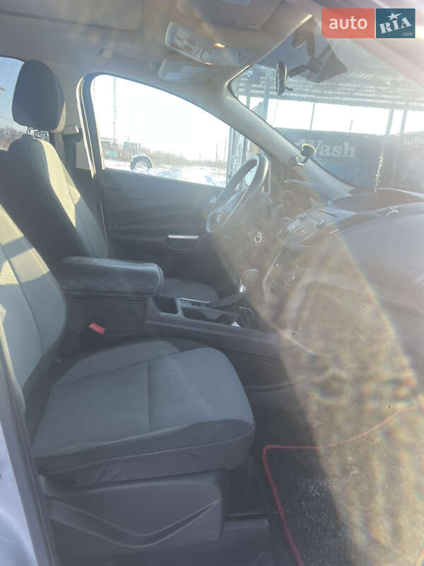 Внедорожник / Кроссовер Ford Escape 2016 в Виннице