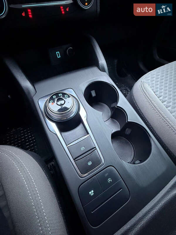 Позашляховик / Кросовер Ford Escape 2020 в Львові