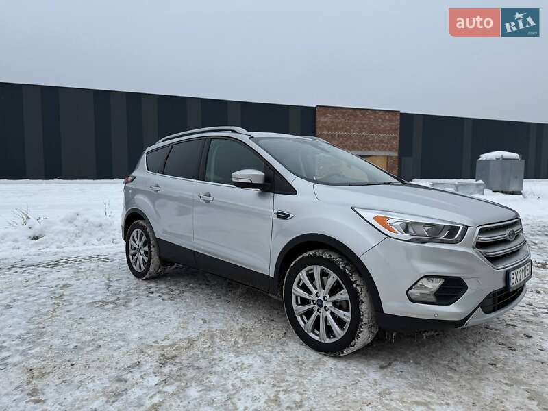 Внедорожник / Кроссовер Ford Escape 2018 в Хмельницком