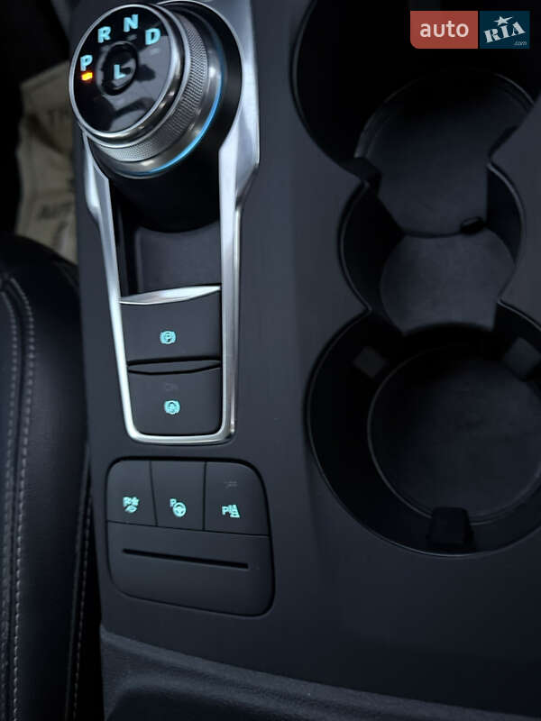 Позашляховик / Кросовер Ford Escape 2020 в Рівному