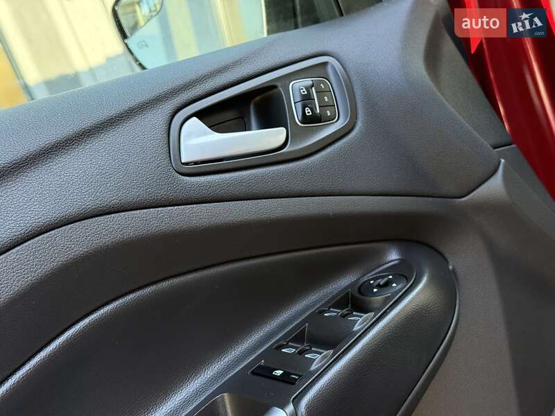 Позашляховик / Кросовер Ford Escape 2019 в Дрогобичі