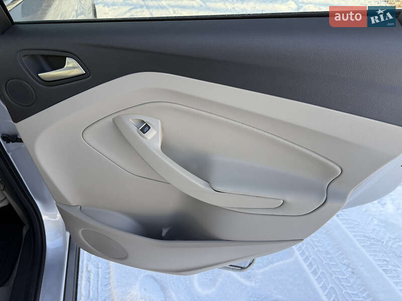 Внедорожник / Кроссовер Ford Escape 2016 в Полтаве фото 38 Внедорожник / Кроссовер Ford Escape 2016 в Полтаве