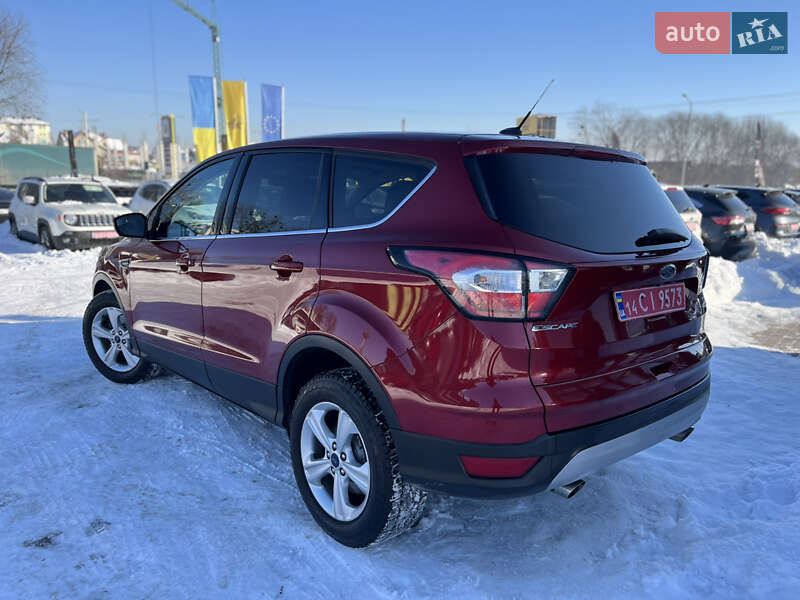 Позашляховик / Кросовер Ford Escape 2017 в Львові