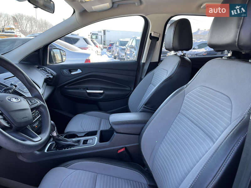 Позашляховик / Кросовер Ford Escape 2017 в Львові