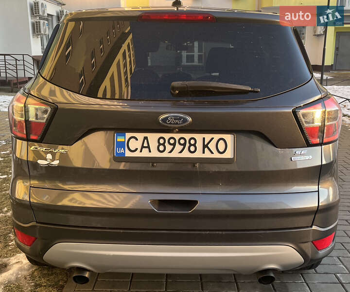 Внедорожник / Кроссовер Ford Escape 2016 в Черкассах