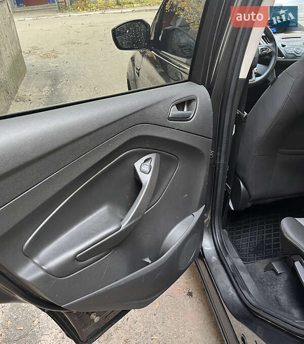 Внедорожник / Кроссовер Ford Escape 2016 в Черкассах