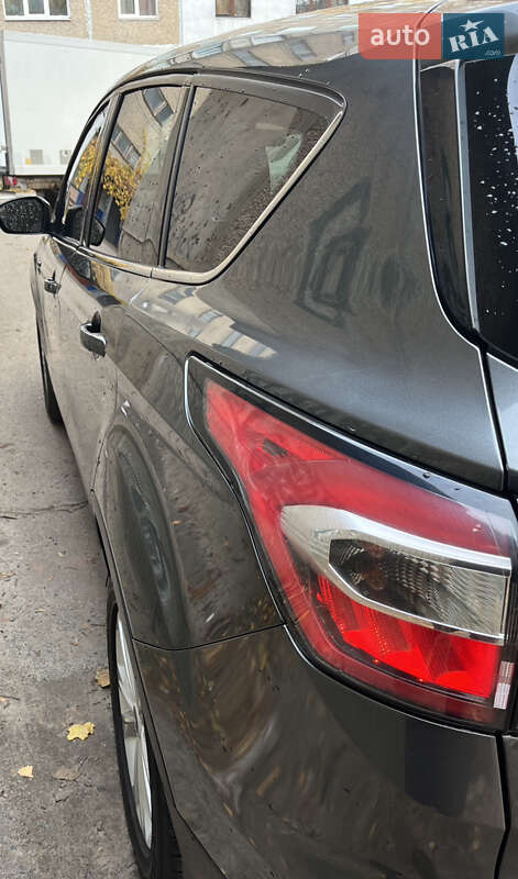 Внедорожник / Кроссовер Ford Escape 2016 в Черкассах