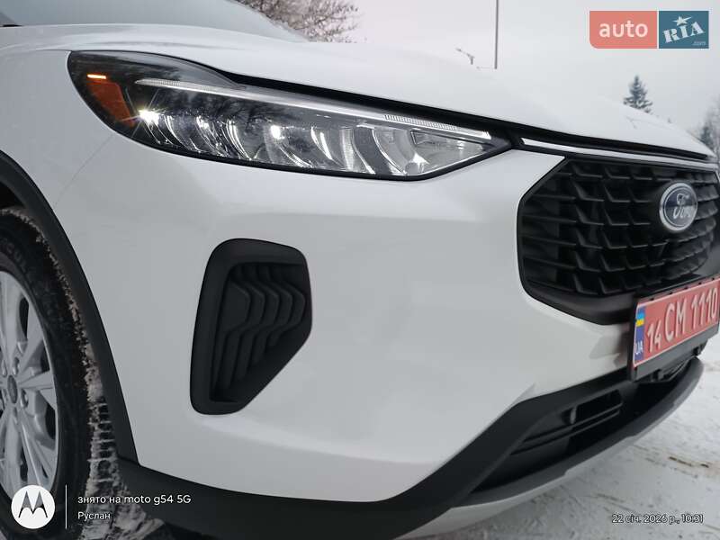 Внедорожник / Кроссовер Ford Escape 2023 в Хусте