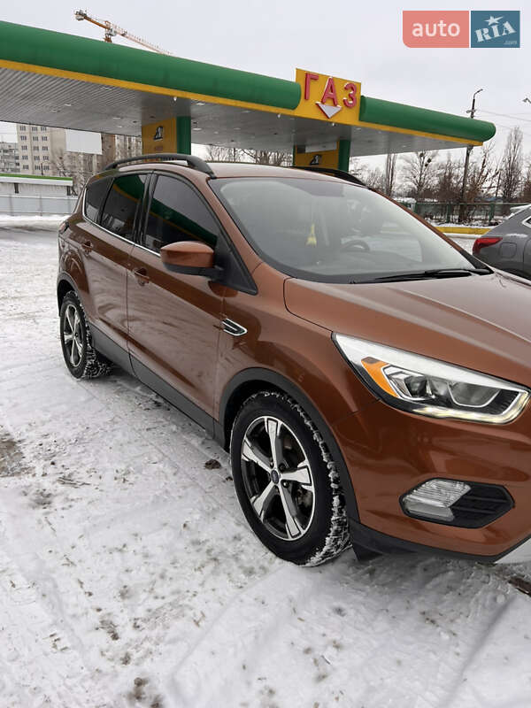 Внедорожник / Кроссовер Ford Escape 2016 в Киеве