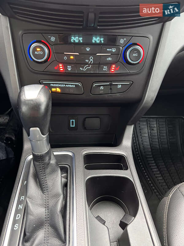 Внедорожник / Кроссовер Ford Escape 2016 в Киеве