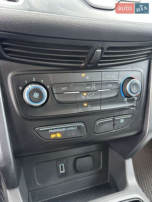 Позашляховик / Кросовер Ford Escape 2018 в Сумах