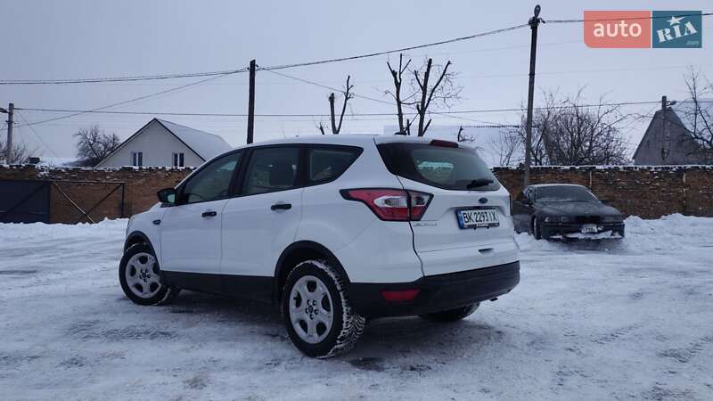 Позашляховик / Кросовер Ford Escape 2017 в Дубні фото 7 Позашляховик / Кросовер Ford Escape 2017 в Дубні