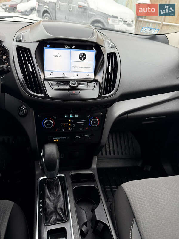 Внедорожник / Кроссовер Ford Escape 2019 в Дубно