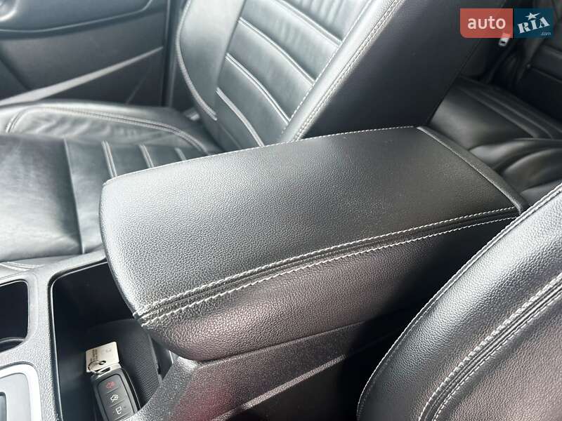 Позашляховик / Кросовер Ford Escape 2019 в Житомирі