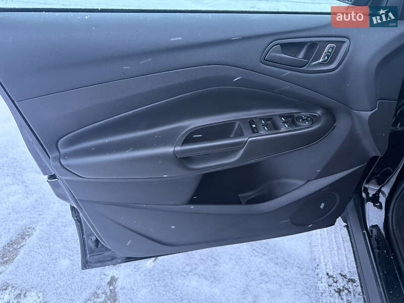 Позашляховик / Кросовер Ford Escape 2016 в Полтаві фото 6 Позашляховик / Кросовер Ford Escape 2016 в Полтаві