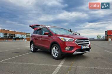 Внедорожник / Кроссовер Ford Escape 2017 в Ивано-Франковске