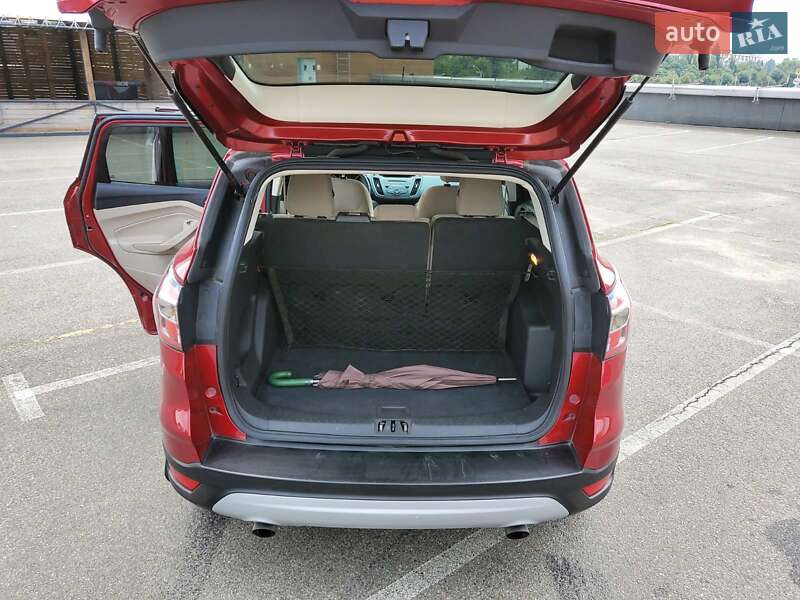 Внедорожник / Кроссовер Ford Escape 2017 в Ивано-Франковске