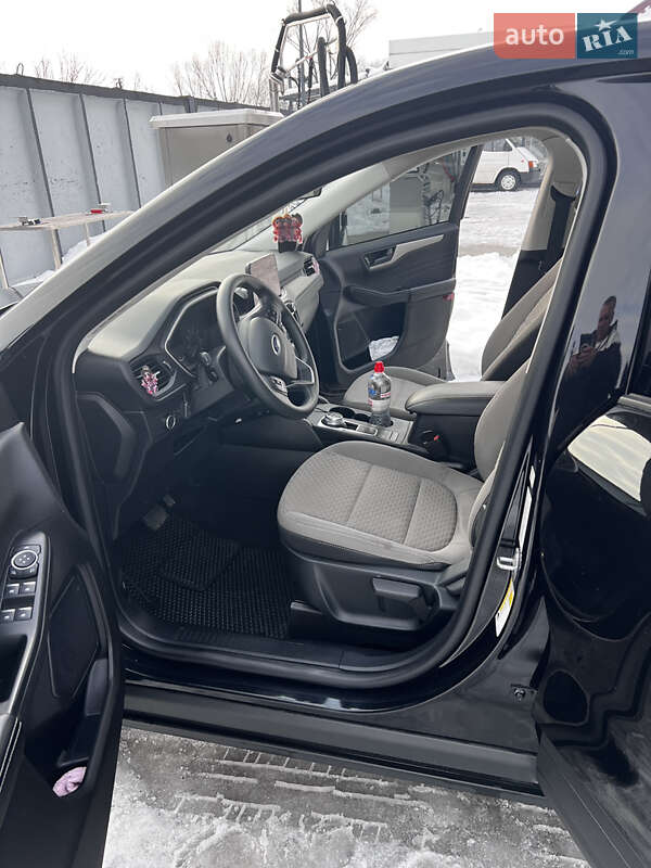 Позашляховик / Кросовер Ford Escape 2022 в Ужгороді