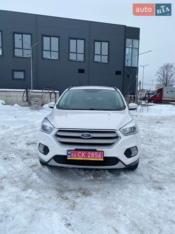 Внедорожник / Кроссовер Ford Escape 2018 в Львове