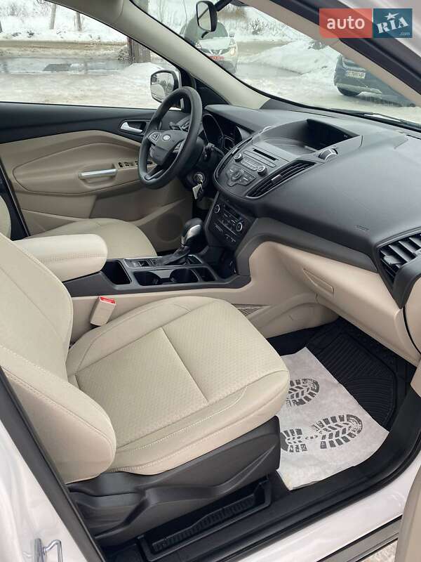 Внедорожник / Кроссовер Ford Escape 2018 в Львове