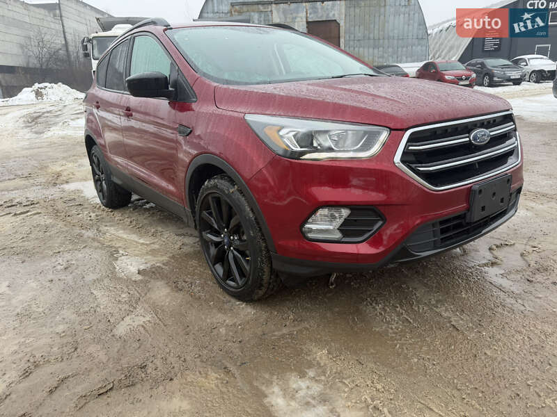 Позашляховик / Кросовер Ford Escape 2018 в Львові фото Позашляховик / Кросовер Ford Escape 2018 в Львові