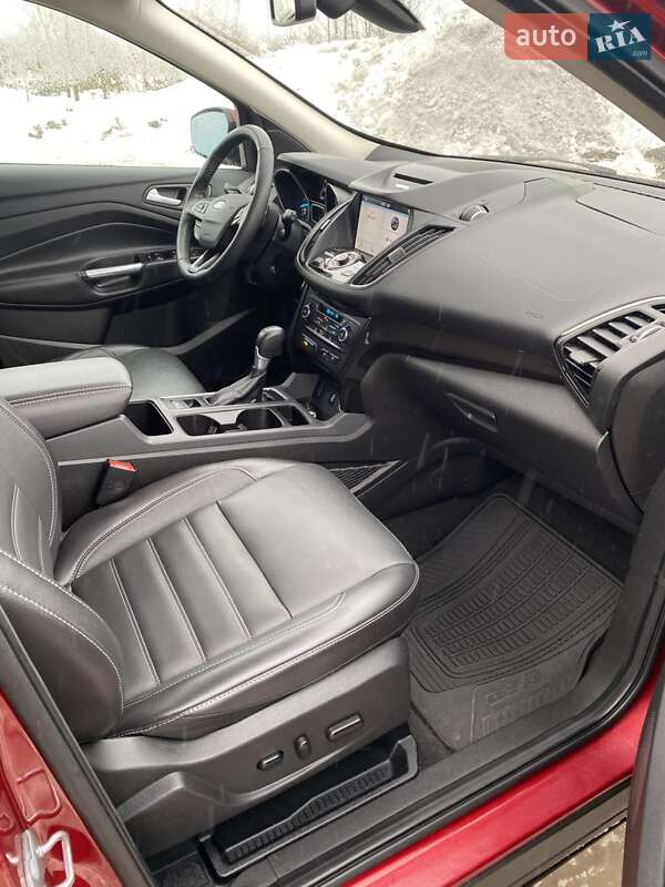 Позашляховик / Кросовер Ford Escape 2017 в Львові